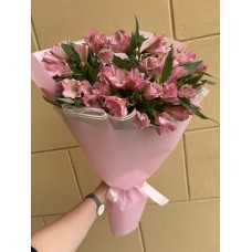Букет из Альстромерии 9 шт с упаковкой